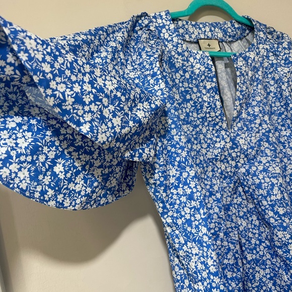 NWT Tuckernuck x Cameron Eubanks Wimberly blooms on broad Finley flutter top - Picture 3 of 6